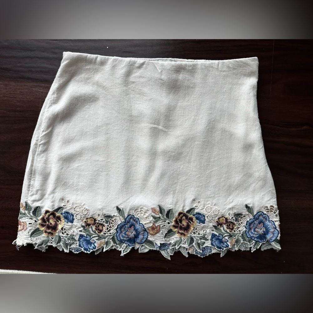 Abercrombie & Fitch Cream Mini Skirt